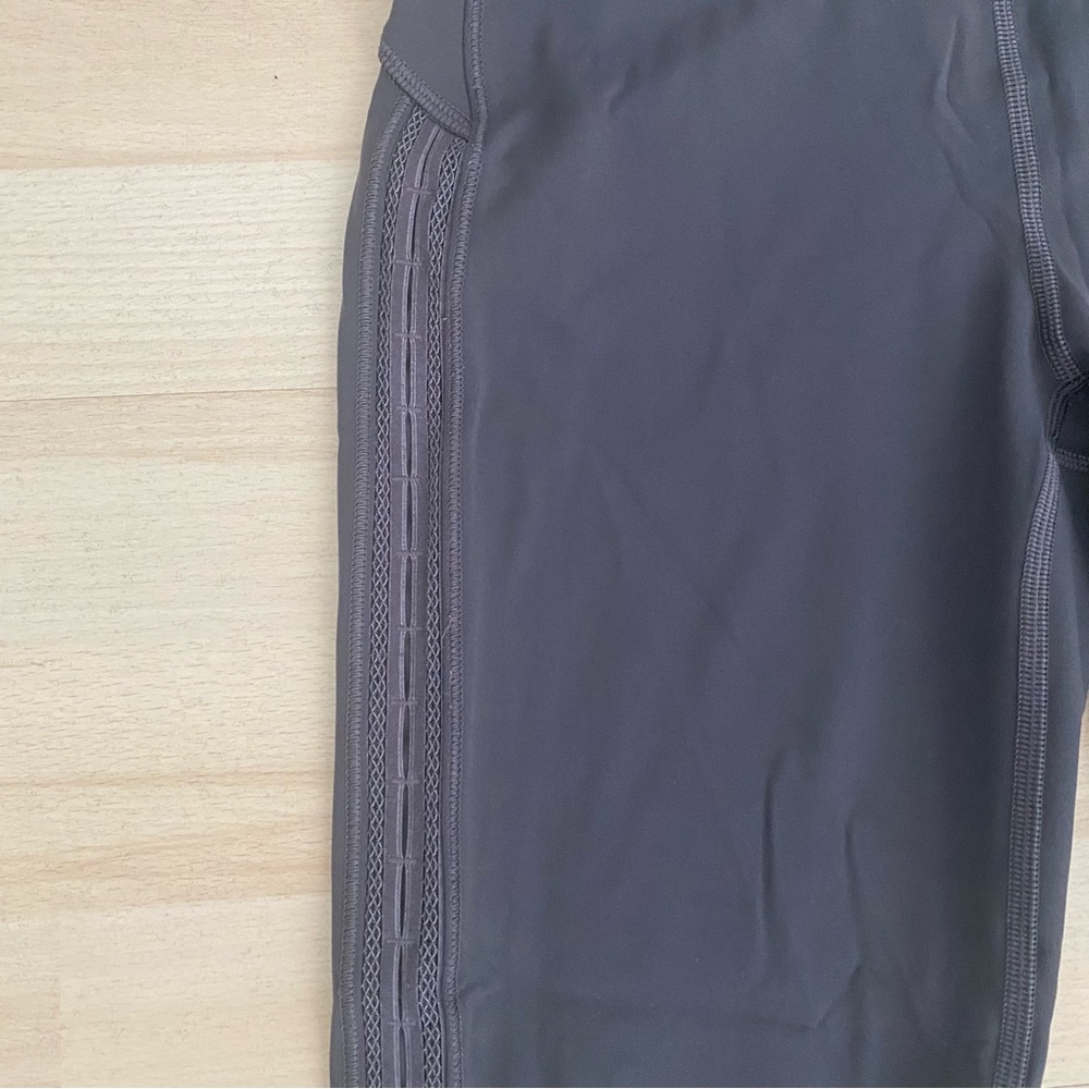 Lululemon Wunder Under High-Rise 7/8 Tight (Awaken) 25"
Dark Shadow Grey - Picture 6 of 12
